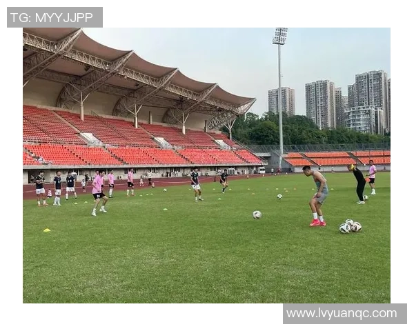 成都足球队荣登足球灵活性排行榜第五名展现出色竞技水平与团队协作能力 成都足球队荣登足球灵活性排行榜第五名展现出色竞技水平与团队协作能力