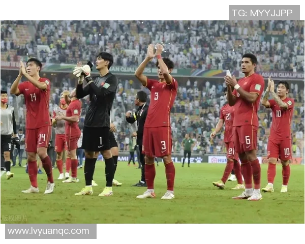 上海足球队心理素质引发热议球迷与专家各执己见探讨背后原因 上海足球队心理素质引发热议球迷与专家各执己见探讨背后原因